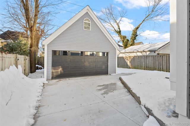 870 Davis Avenue, Birmingham, MI 48009