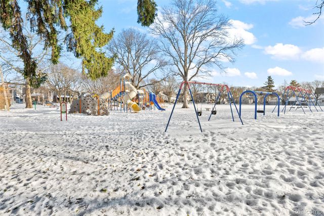 870 Davis Avenue, Birmingham, MI 48009