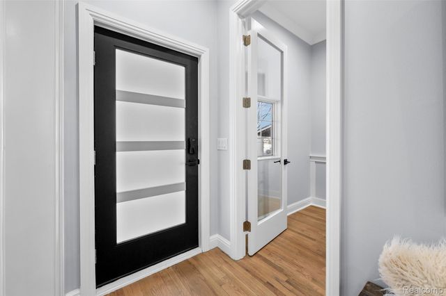 870 Davis Avenue, Birmingham, MI 48009