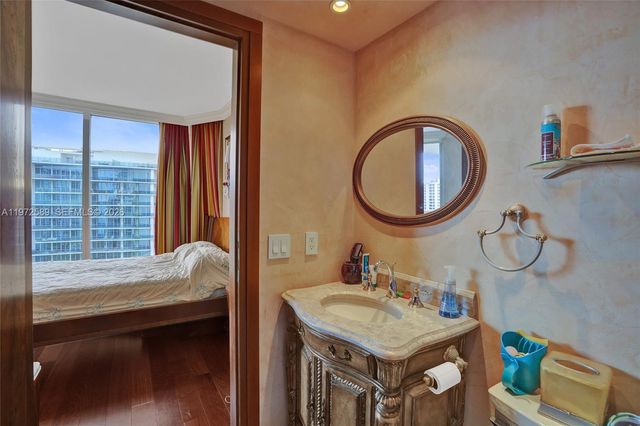 17555 Collins Avenue 1701, Sunny Isles Beach, FL 33160