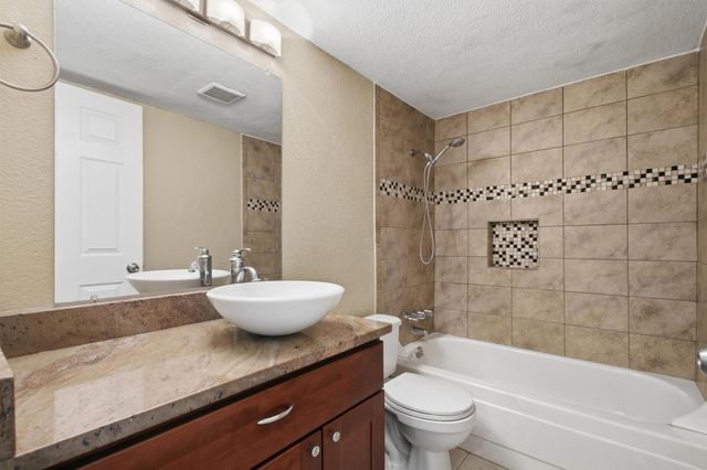 4011 Hillside DR, Round Rock, TX 78681