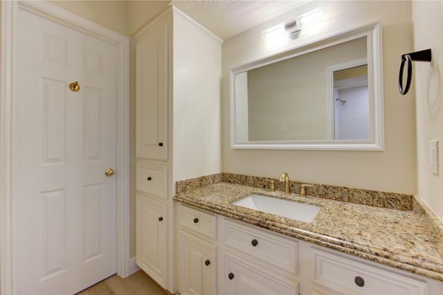 714 Last Arrow Drive, Houston, TX 77079