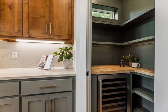 48 Chatburn Drive, Bella Vista, AR 72715