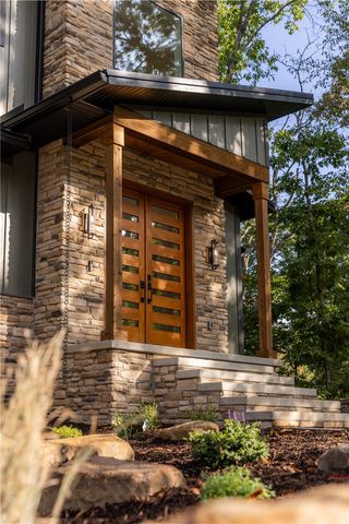 48 Chatburn Drive, Bella Vista, AR 72715