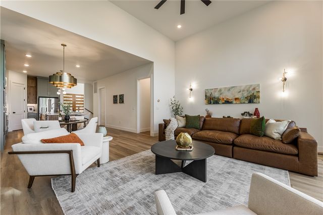 48 Chatburn Drive, Bella Vista, AR 72715