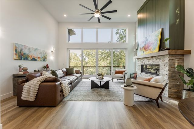 48 Chatburn Drive, Bella Vista, AR 72715