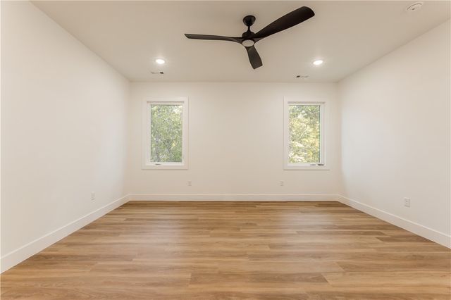 48 Chatburn Drive, Bella Vista, AR 72715