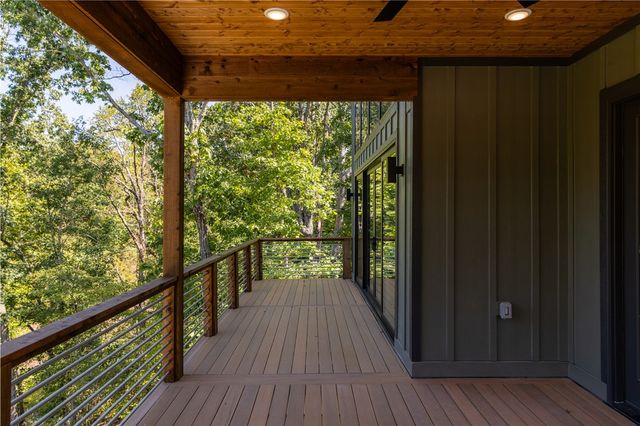 48 Chatburn Drive, Bella Vista, AR 72715