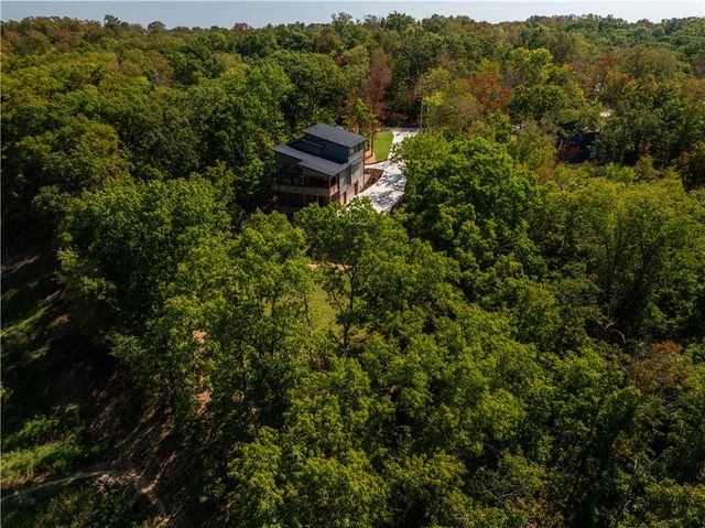 48 Chatburn Drive, Bella Vista, AR 72715