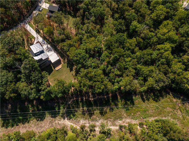 48 Chatburn Drive, Bella Vista, AR 72715