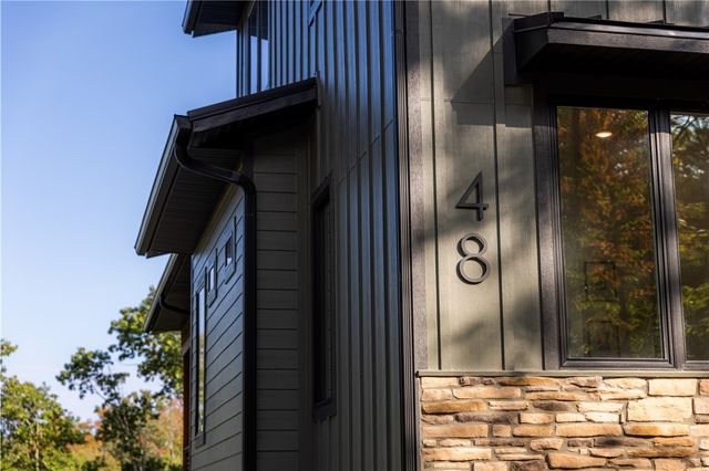 48 Chatburn Drive, Bella Vista, AR 72715