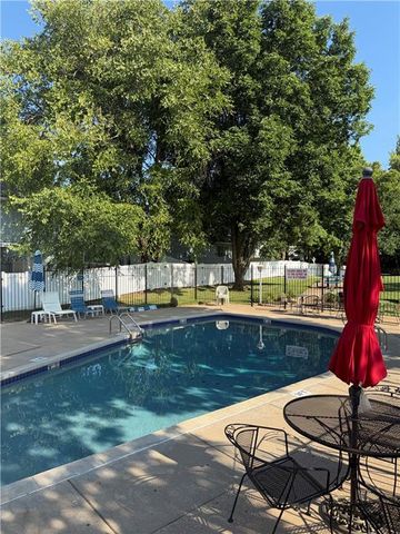 6575 W 49TH Street, Mission, KS 66202