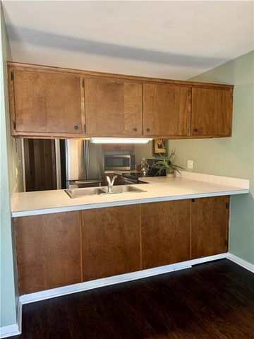 6575 W 49TH Street, Mission, KS 66202