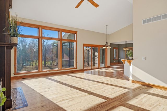 4702 GARDEN BROOK CT, Columbia, MO 65203