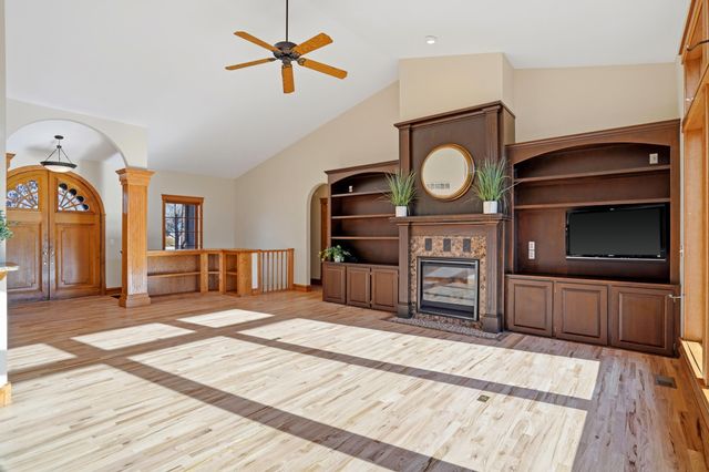 4702 GARDEN BROOK CT, Columbia, MO 65203