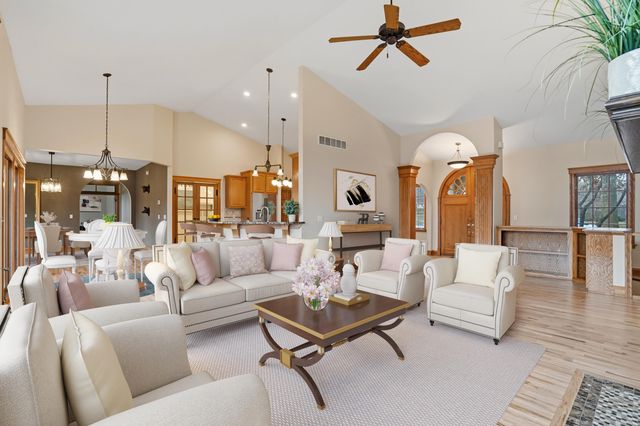 4702 GARDEN BROOK CT, Columbia, MO 65203