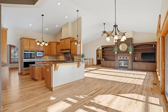 4702 GARDEN BROOK CT, Columbia, MO 65203