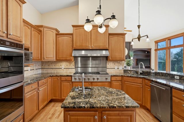 4702 GARDEN BROOK CT, Columbia, MO 65203