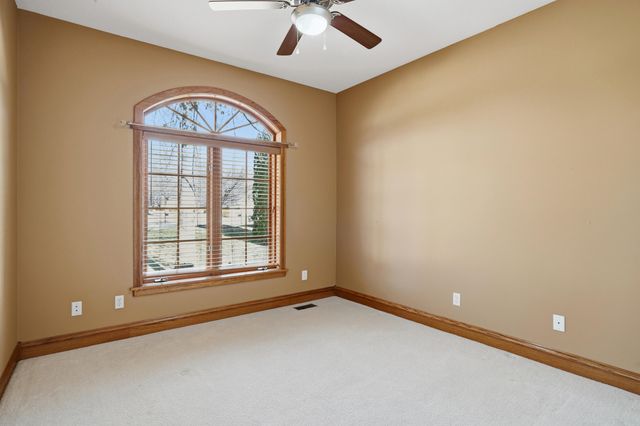 4702 GARDEN BROOK CT, Columbia, MO 65203