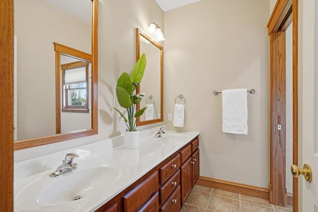 4702 GARDEN BROOK CT, Columbia, MO 65203