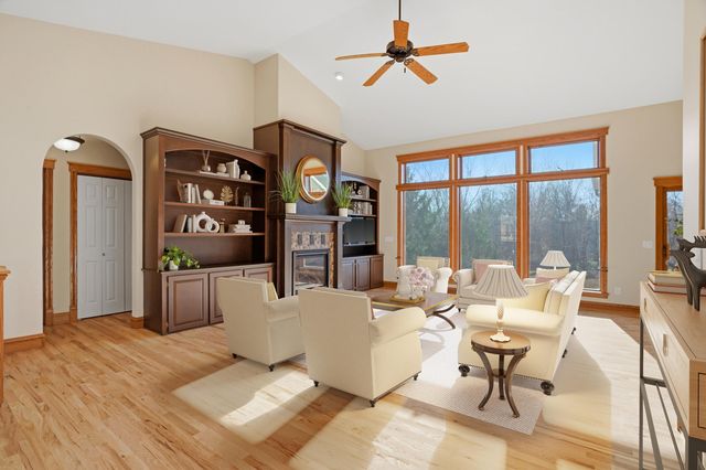 4702 GARDEN BROOK CT, Columbia, MO 65203