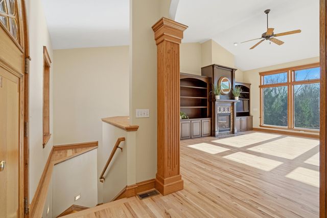 4702 GARDEN BROOK CT, Columbia, MO 65203