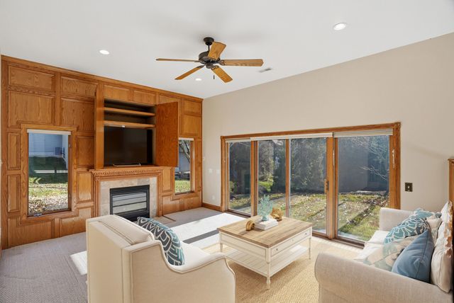 4702 GARDEN BROOK CT, Columbia, MO 65203