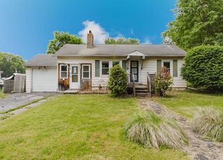 8 Gary Drive, Hyde Park, NY 12538