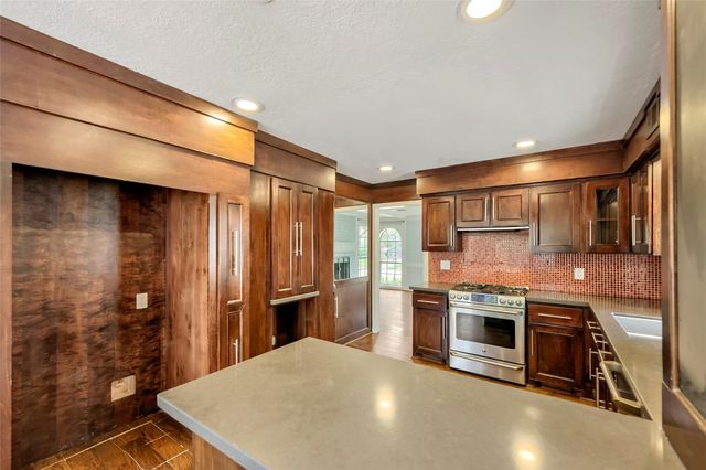 11622 Manor Park Drive, Houston, TX 77077