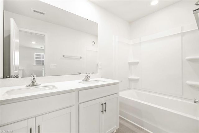 3017 Middle Creek Lane, Greensboro, NC 27405