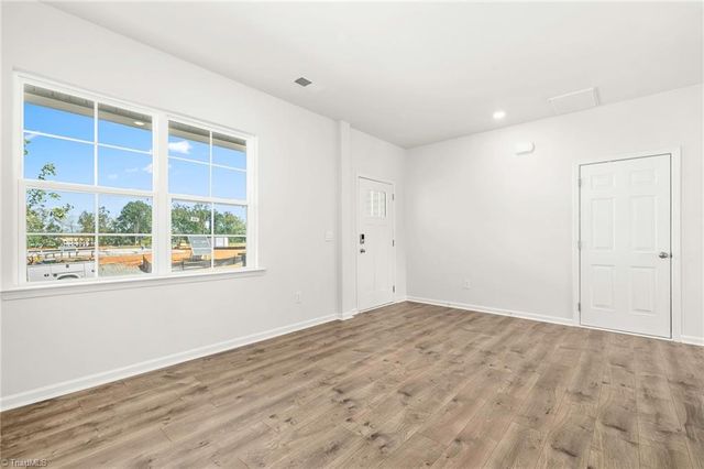 3017 Middle Creek Lane, Greensboro, NC 27405