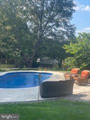 1124 GROVE RD, West Chester, PA 19380