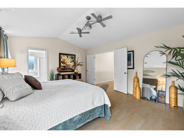 4952 Se PIONEER Ln, Troutdale, OR 97060