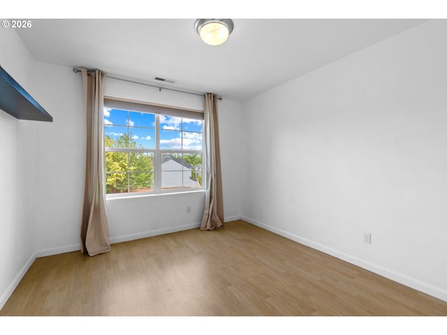 4952 Se PIONEER Ln, Troutdale, OR 97060