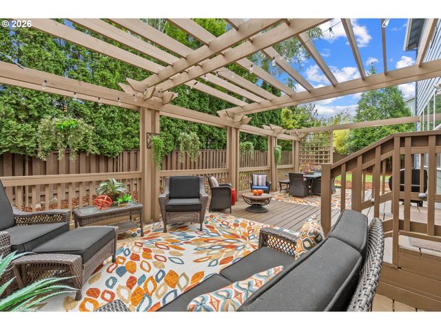 4952 Se PIONEER Ln, Troutdale, OR 97060