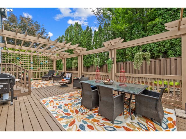 4952 Se PIONEER Ln, Troutdale, OR 97060