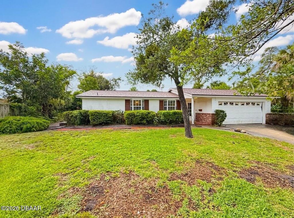 70 Crestwood Circle, Ormond Beach, FL 32174