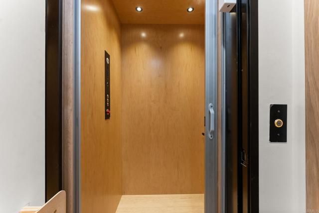 2672 Roosevelt Street, Carlsbad, CA 92008