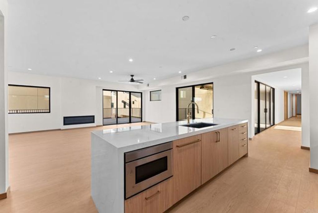 2672 Roosevelt Street, Carlsbad, CA 92008