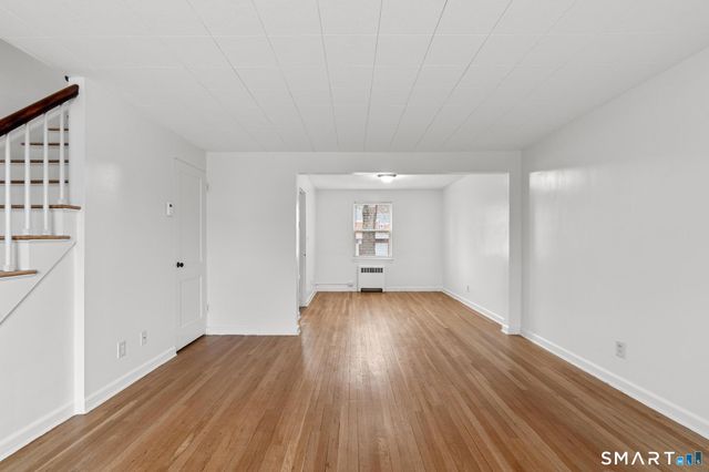 52 Arnold Way 52, West Hartford, CT 06119