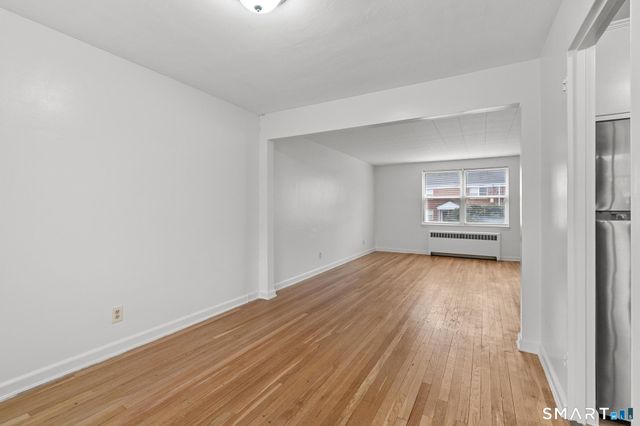 52 Arnold Way 52, West Hartford, CT 06119