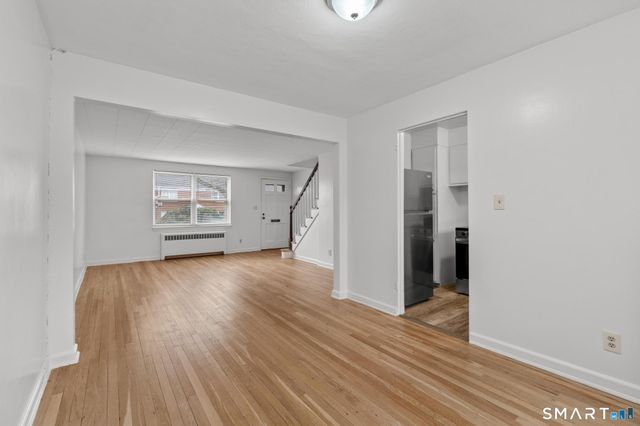 52 Arnold Way 52, West Hartford, CT 06119