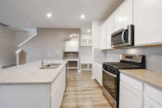 304 Delaware Mountains TER, Dripping Springs, TX 78620