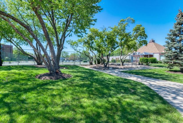 1475 Rebecca Drive 418, Hoffman Estates, IL 60169