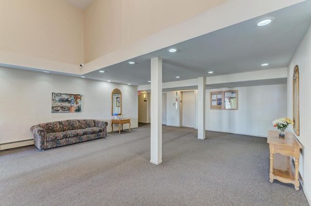 1475 Rebecca Drive 418, Hoffman Estates, IL 60169