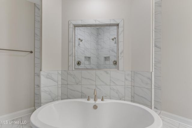 777 Hazelwood Drive, Lake Cormorant, MS 38641