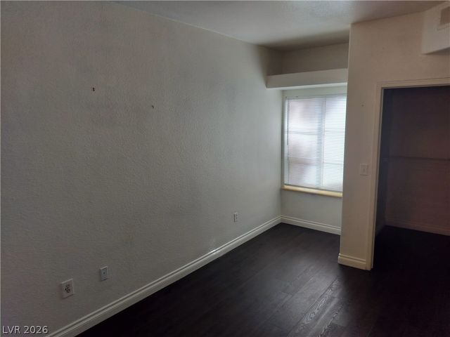 8425 Running Deer Avenue 104, Las Vegas, NV 89145
