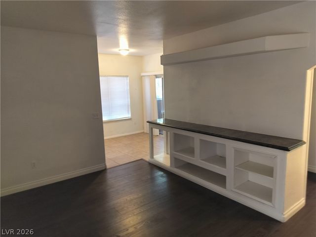 8425 Running Deer Avenue 104, Las Vegas, NV 89145