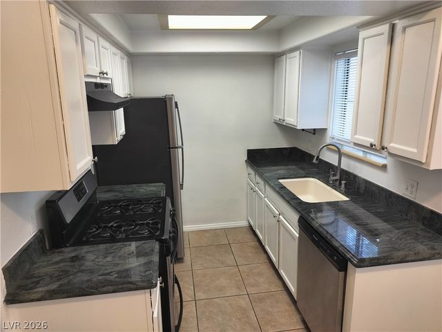 8425 Running Deer Avenue 104, Las Vegas, NV 89145