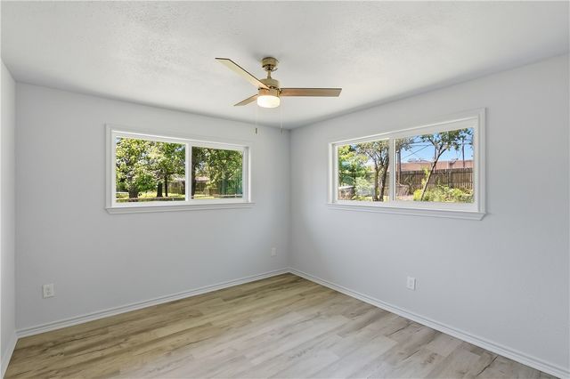 1916 Vinewood Drive, Bryan, TX 77802